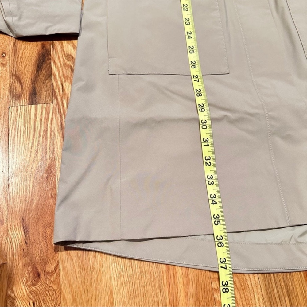 The North Face City Breeze Parka II Waterproof
Rain Jacket Large NWT - Picture 9 of 10